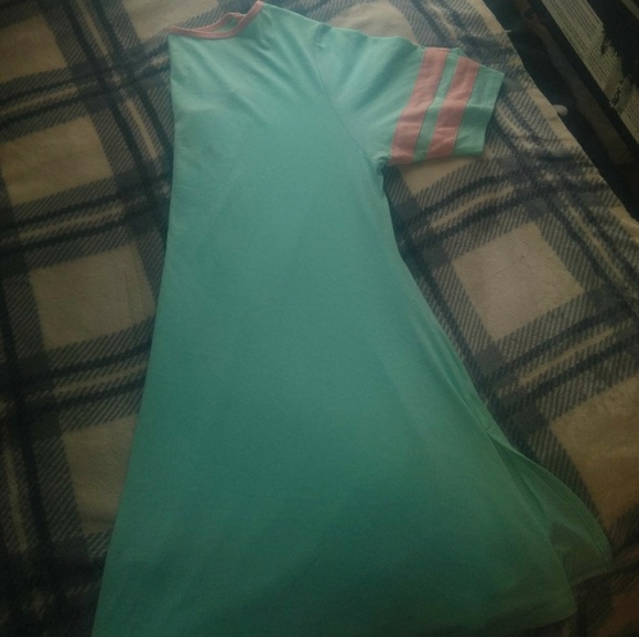 Top - Picture 2 of 2